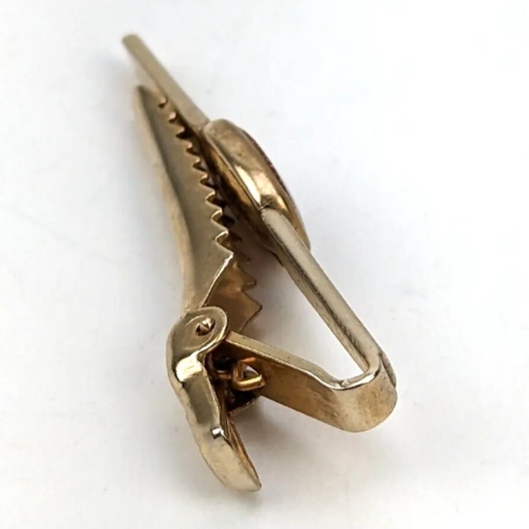 Vintage 1940's Anson Signed Tie Bar Clip Red Lucite Cabochon Gold Tone 2" - Picture 2 of 4